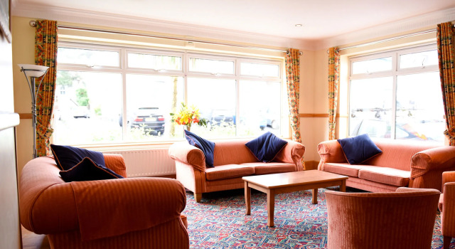 Riviera Hotel & Holiday Apartments, Varaa Huoneisto Bournemouth Dorset