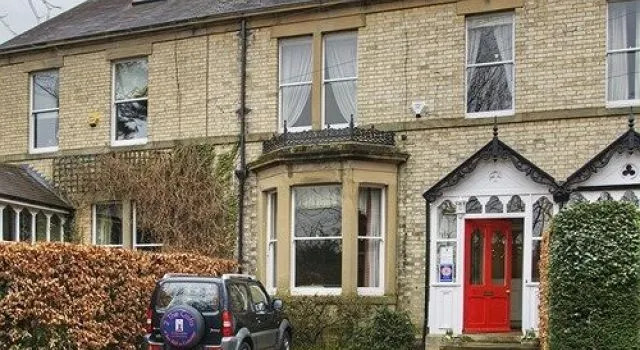 2 The Crofts, Забронировать Отель Отели Дарем с парковкой, Парковка