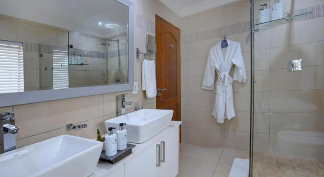 Люкс Luxury African Oceans Manor on the Beach
