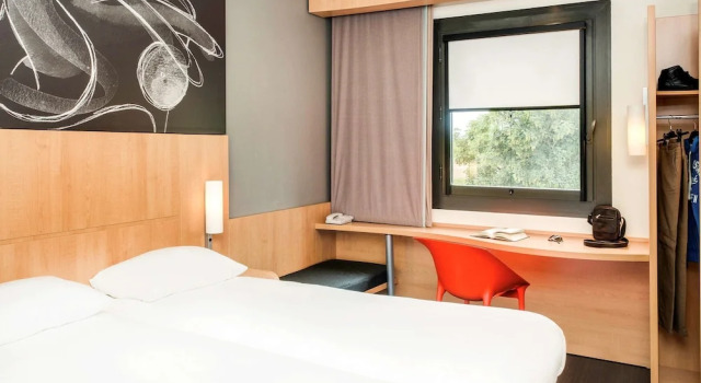 Номер Standard ibis Montceau les Mines