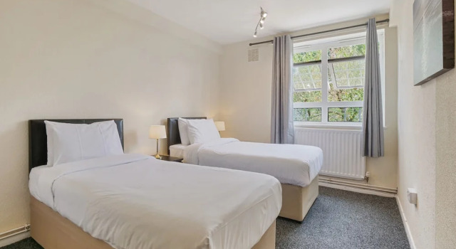 The Xavier Flat by Kasar Stays