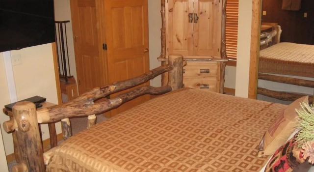 Bear Creek Cabin by RedAwning, Забронировать Отель Отели Table Rock Lake с парковкой, Парковка