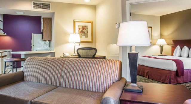 Двухместный люкс Quality Suites Atlanta Buckhead Village North
