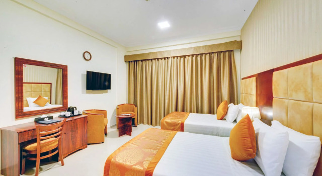 OYO 101 Click Hotel