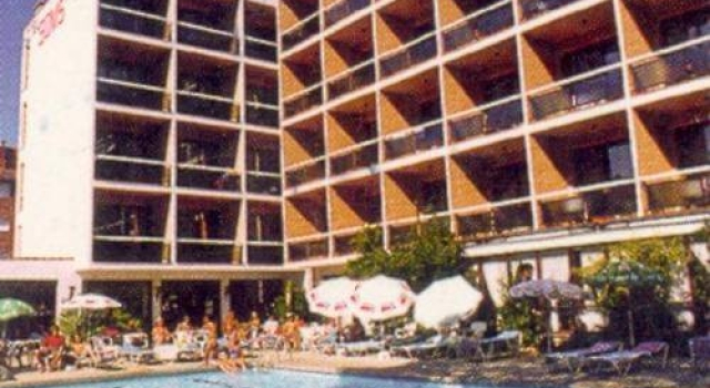 Soms Park, Prenota Hotel Hotel a Costa Brava con piscina, Piscina