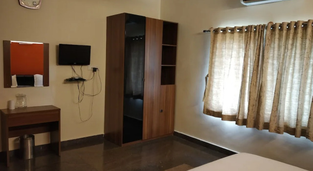 OYO 14383 My Resorts, Rezervovat Hotel Electronic City 