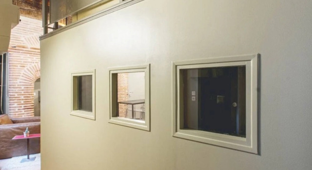 ESQUIROL CHANGES Balcon Hyper Centre
