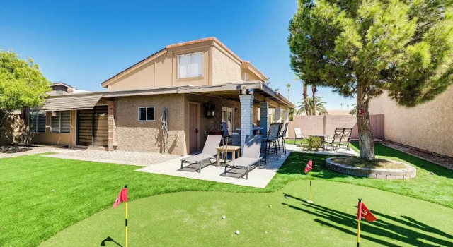 Private Putting Green & Patio: Sun Lakes Home!