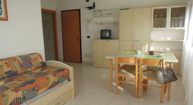 Апартаменты c 1 комнатой с балконом и с видом на океан Homely one Bedroom Flat With Side sea View