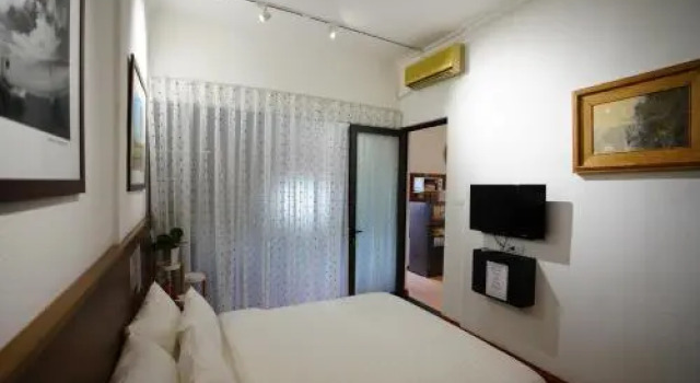 Elegant Studio Yet Kieu