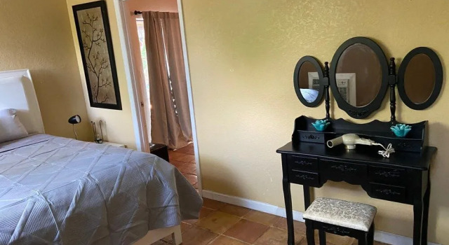 Treehouse Apartment Rentals, Rezerwuj Apartament Hotele w Broward County z parkingiem, Parking