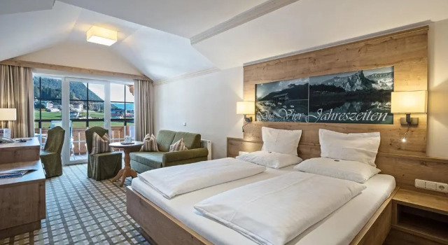 Двухместный номер Comfort с балконом Vier Jahreszeiten Wellnessresort Achensee