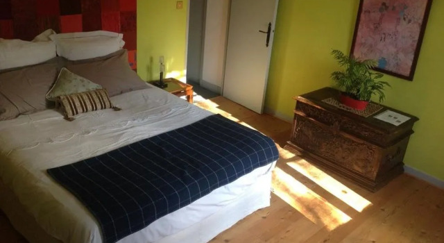 Chateau de Laric, Book Bed and Breakfast Hoteller i Rhône-Alps med parkering, Parkering