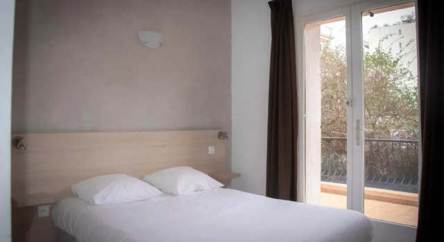 Двухместный номер Standard с балконом Hotel et Appartements Reine DAzur
