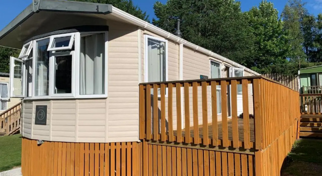 Devine's Caravan Sleeps 6 by River, Book Hotel Hawick Borders