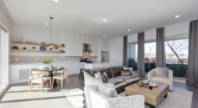 Nashville Notes - Sleeps 8 - Mins to Broadway!, Prenota Casa vacanze Hotel a Tennessee con parcheggio, Parcheggio