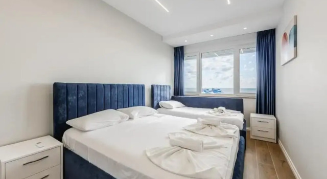 Infinity Beachfront Suites by PS, Rezervovat Hotel Hotely v Durres County s parkováním, Parkování