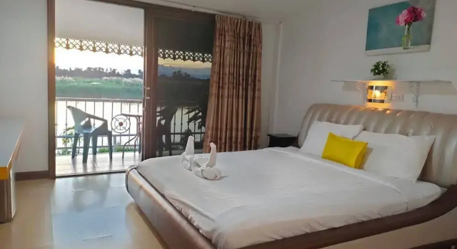 Двухместный номер Deluxe с балконом и с видом на реку Kongkhamkoon Hotel