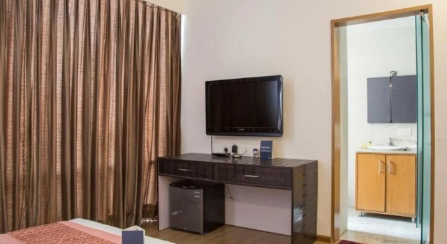 Fabhotel First Star Golf Course Golf, Varaa Hotelli Gurgaon 