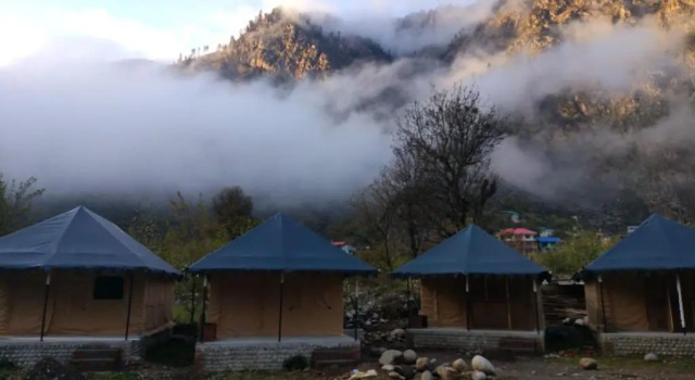 Тент The Kamru Riverside Camps and Resorts