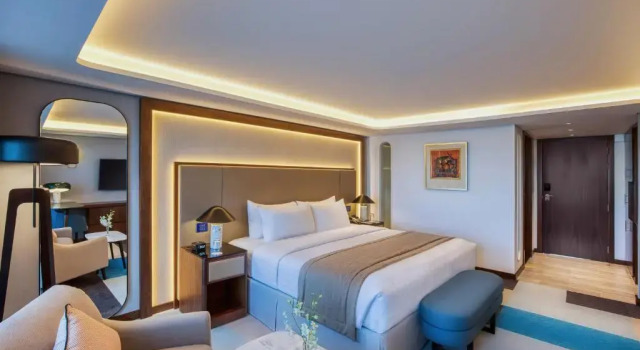 Двухместный номер Captain's с балконом Queen Elizabeth 2 Hotel