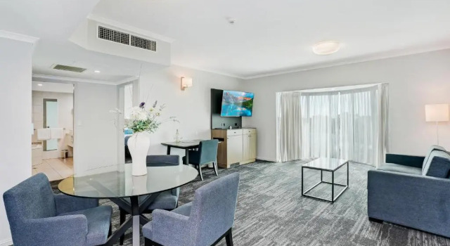 Люкс Cairns Sheridan Hotel