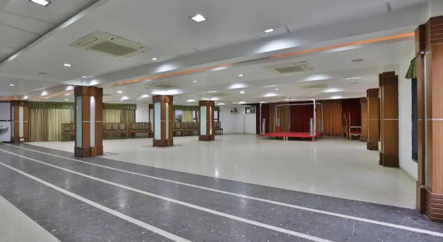Radhesh Banquet Hall And Rooms By OYO Rooms