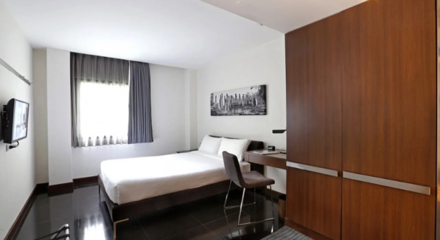 S33 Compact Hotel