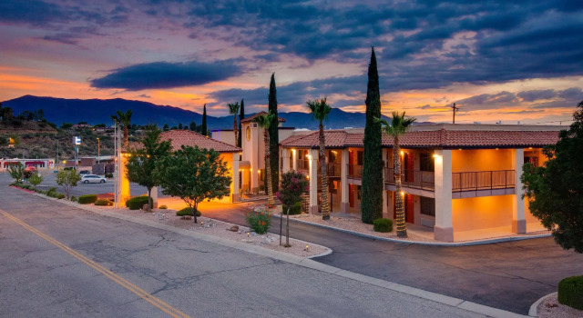Номер Standard Best Western Copper Hills Inn