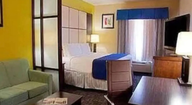 Двухместный номер Deluxe Super 8 by Wyndham Irving/DFW Apt/North