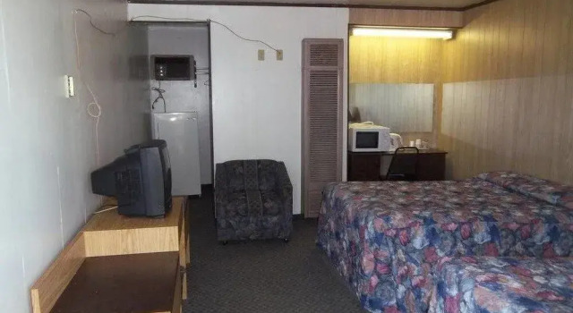 Raval Paradise Motel and RV Park, Prenota Motel Youngstown Southern Alberta