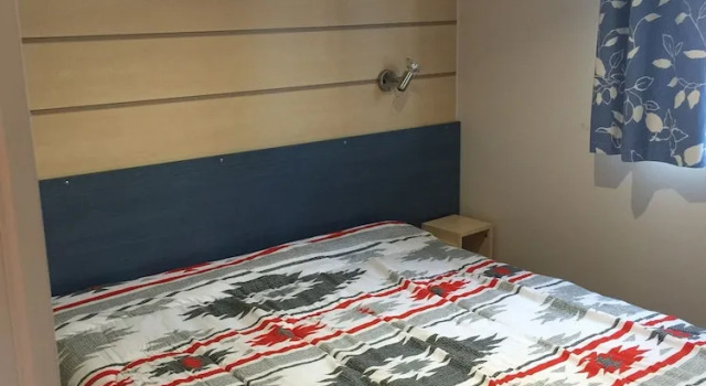 Mobile Home Les Berges du Rhin Le 4, Book Hotel Hoteller i Biesheim med parkering, Parkering