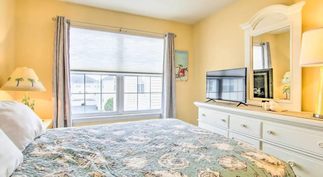 Апартаменты Deck, Balcony: Scenic Ocean View Beach Getaway!