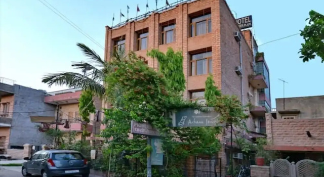 Townhouse Raika Bagh Palace, Забронировать Отель Отели штата Раджастхана с завтраком, Завтраки