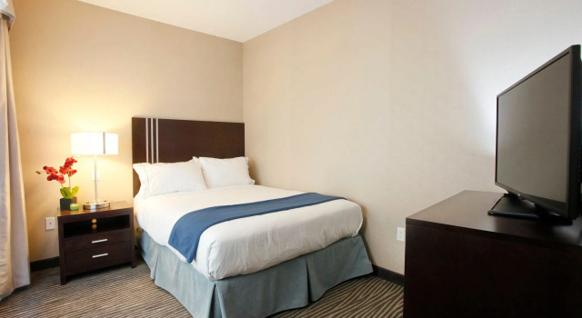 Четырёхместный люкс Holiday Inn Express Fort St John by IHG