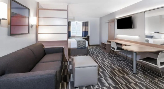 Четырёхместный номер Standard Microtel Inn & Suites by Wyndham - Penn Yan