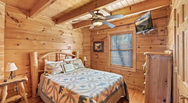 Big Bear Lodge 4 Bedroom Cabin by RedAwning