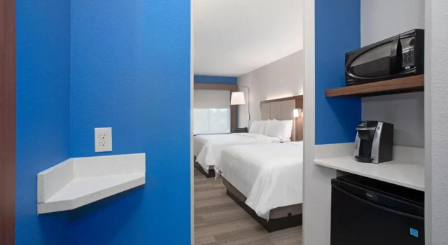 Четырёхместный номер Executive Holiday Inn Express Slidell by IHG