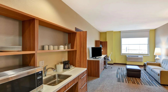 Двухместный люкс c 1 комнатой Home2 Suites by Hilton Albuquerque Downtown/University