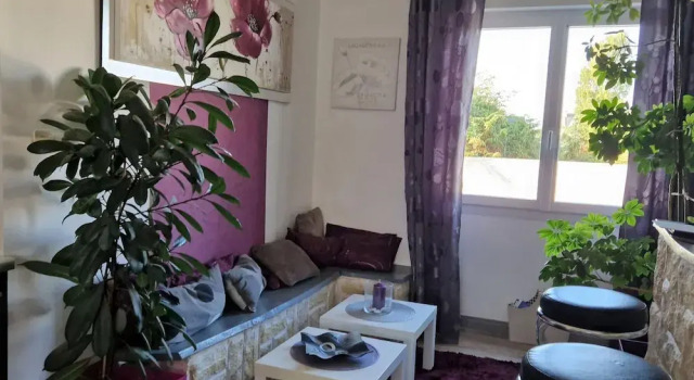 Holiday House With Private Pool in a Shared Property, Rezerwuj Hotel Penmarch 