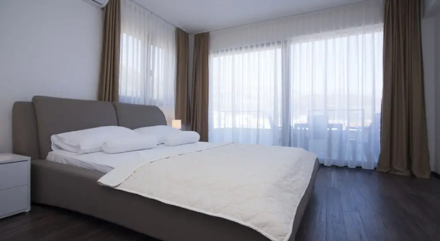 Студия Comfort с балконом Helena Apartments
