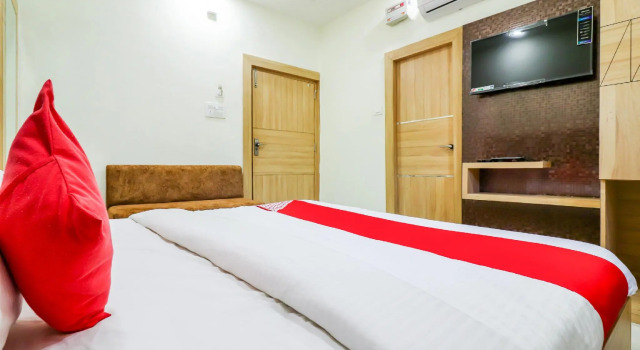 OYO 70847 Hotel Royal Aanandam, Забронировать Отель Отели штата Махараштры 3 звезды, 3*