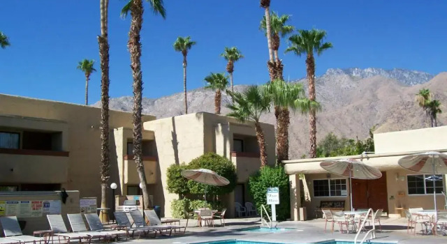 Вилла Desert Vacation Villas