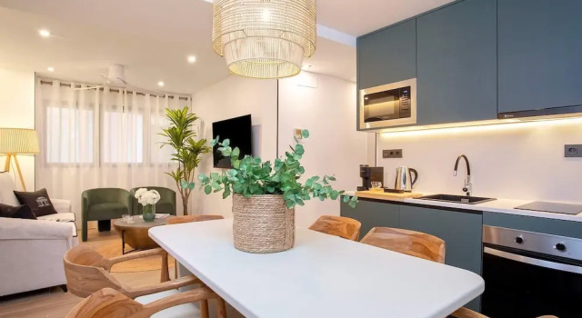 Exclusive Apartment in Granada Center. Alhondiga II, Забронировать Апартаменты/квартира Гранада Granada Province, рядом с Музей народных традиций и искусств Los Tiros de Granada