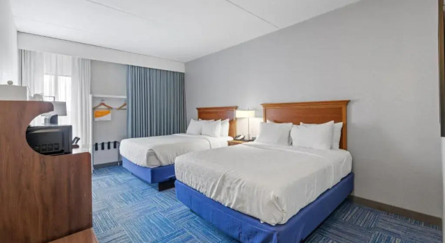 Четырёхместный номер Superior Allentown Park Hotel by The Red Collection