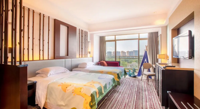 Семейный номер Standard с балконом Mission Hills Resort Haikou