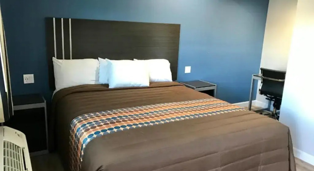 Номер Standard Empire Inn