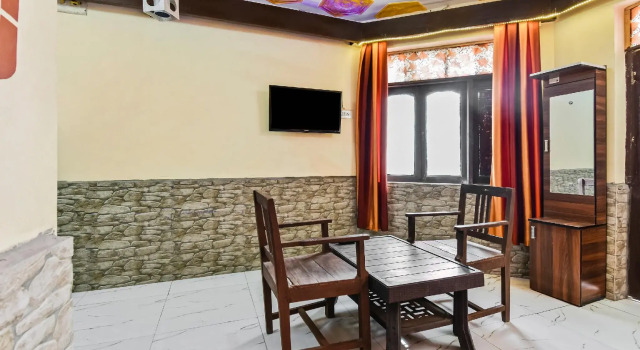 OYO 6302 Hotel Shivtara