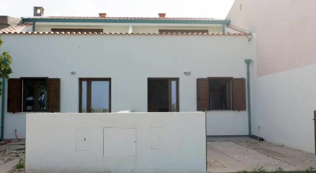 Sunshine Luxury Seafront House - sarena scoada, Забронировать Отель Отели Полуострова Синис с парковкой, Парковка