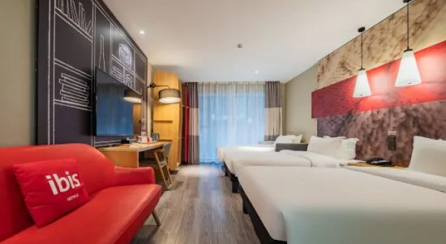 Трёхместный номер Standard с видом на улицу Ibis Chengdu Chunxi Road Hotel